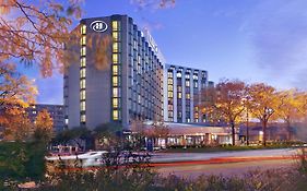Hilton Rosemont Chicago O'Hare